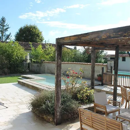 Hébergement de vacances La Grainerie Le Manoir De Longeveau Aubeterre-sur-Dronne
